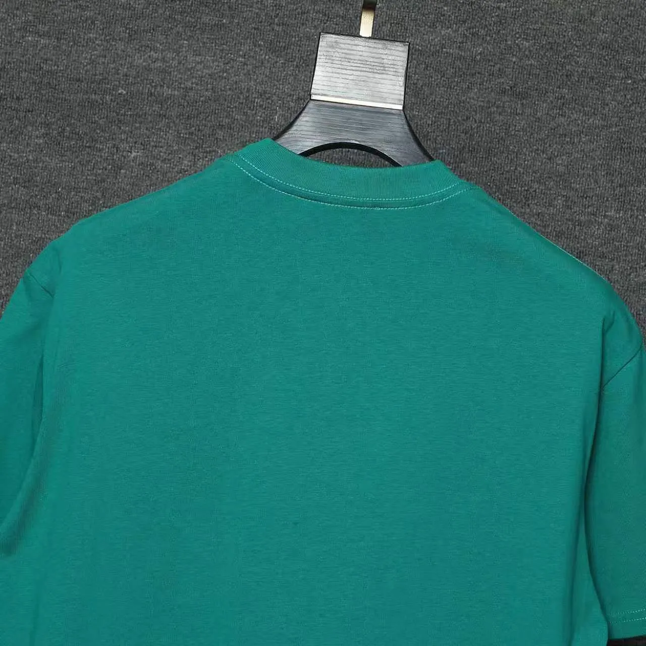 26ss CASABLANCA original printing process short-sleeved T-shirt original development using high-density double yarn pure cotton fabric upper body soft and comfortable color Black White Dark Green color Orange Pink Blue Royal Blue color cigarette powder 8 colors Sizes S M L XL